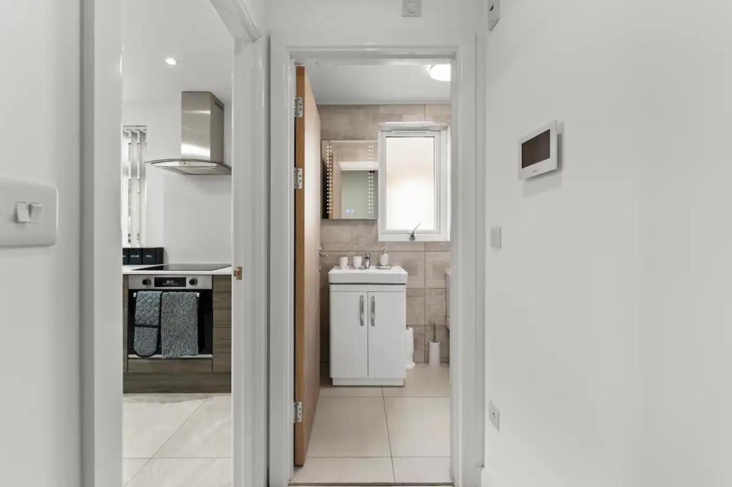 A Stylish Luxury 2 Bedroom Duplex Apartment Cardiff Esterno foto
